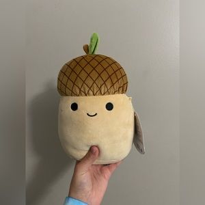 Mac the 8 inch squishmallow